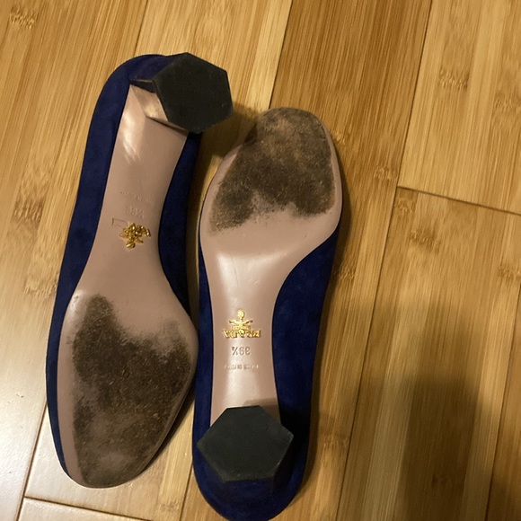 Prada Suede Pumps EU Size 39.5 Blue Color, Leather Trim, Tound Toe - Picture 5 of 9